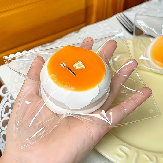 Soufflé squishy toy
