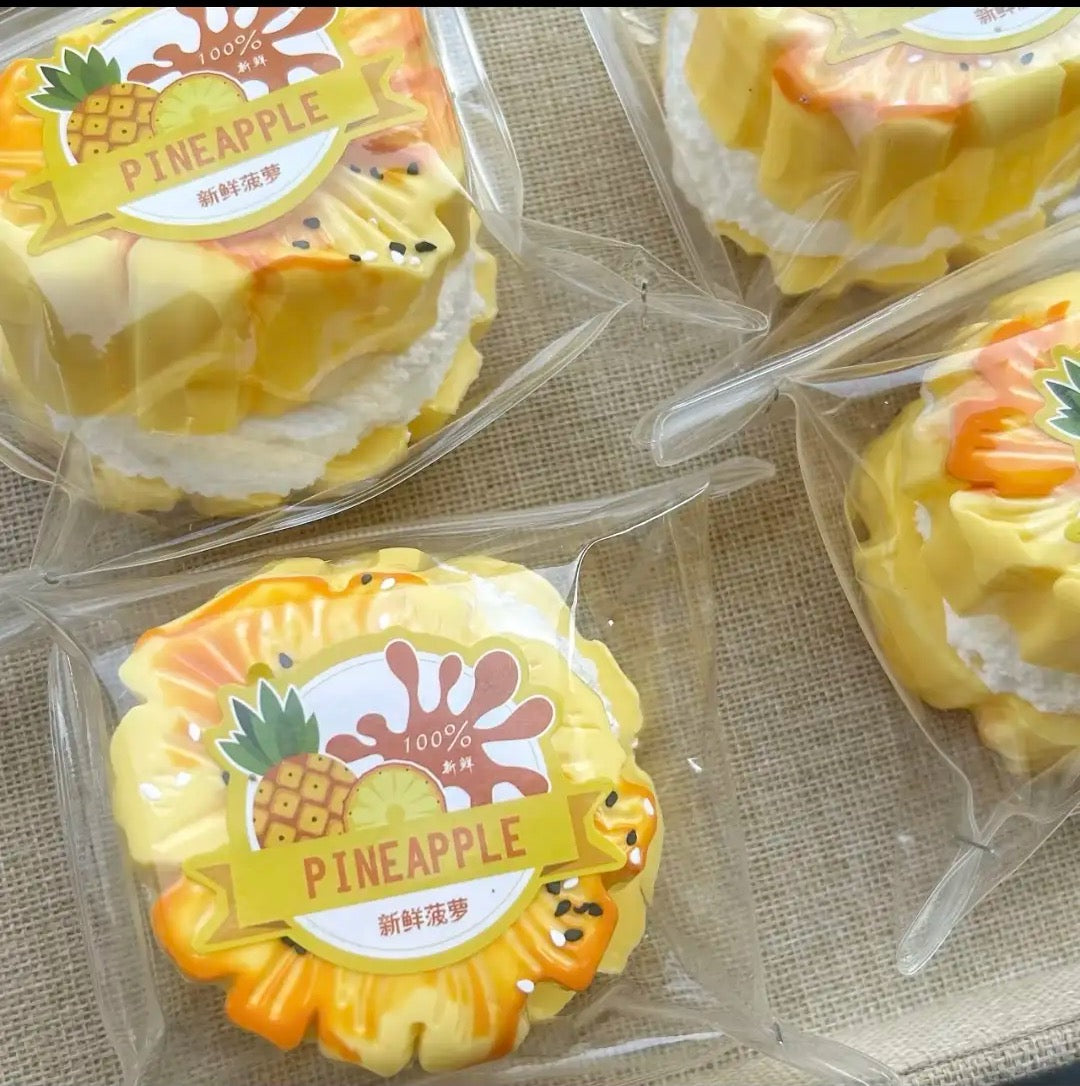 Pineapple bread squishy toys